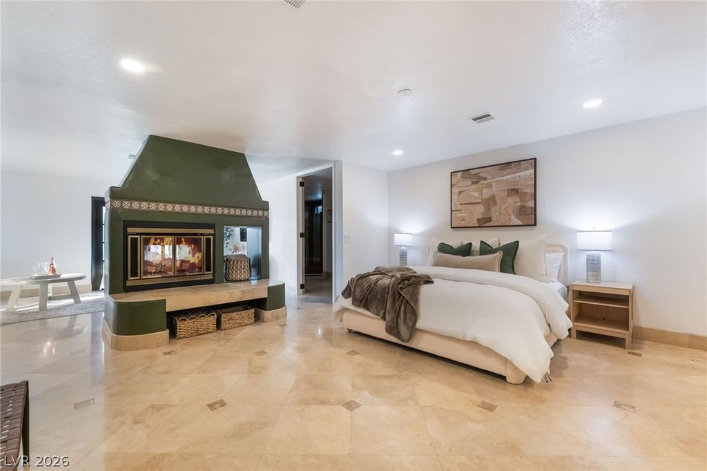 Image 40 of property listing at 6465 Edna Avenue, Las Vegas, NV 89146