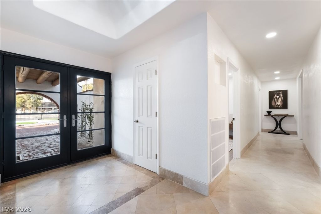 Image 5 of property listing at 6465 Edna Avenue, Las Vegas, NV 89146