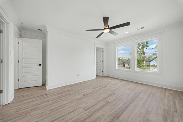 2016 Comstock Avenue, North Charleston, SC 29405