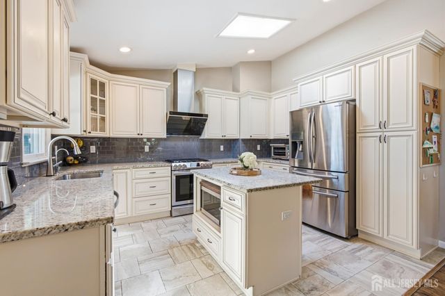 25 Merker Drive, Edison, NJ 08837