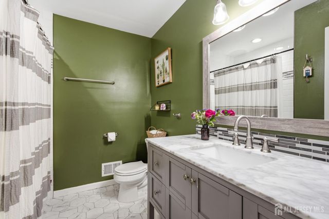 25 Merker Drive, Edison, NJ 08837