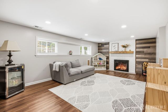 25 Merker Drive, Edison, NJ 08837