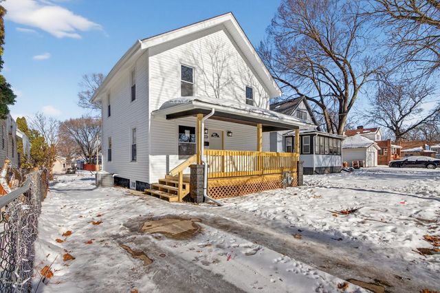 1111 Loomis Street, Rockford, IL 61102