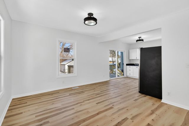 1111 Loomis Street, Rockford, IL 61102