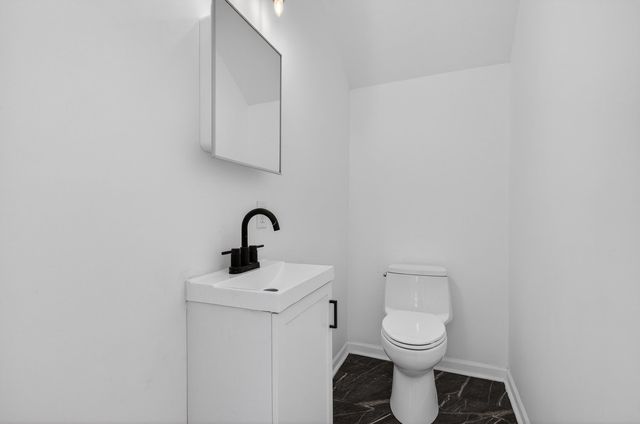 1111 Loomis Street, Rockford, IL 61102