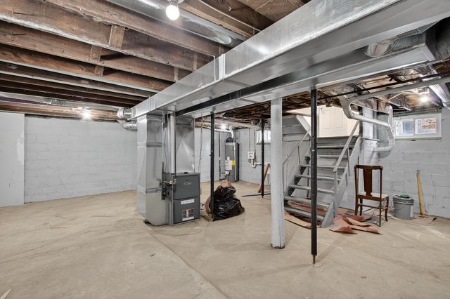 1111 Loomis Street, Rockford, IL 61102