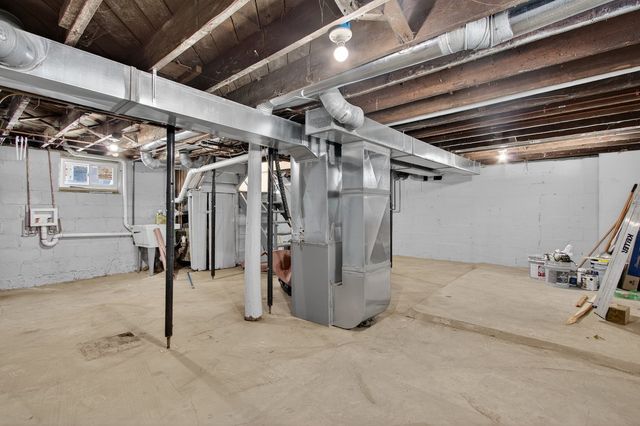 1111 Loomis Street, Rockford, IL 61102