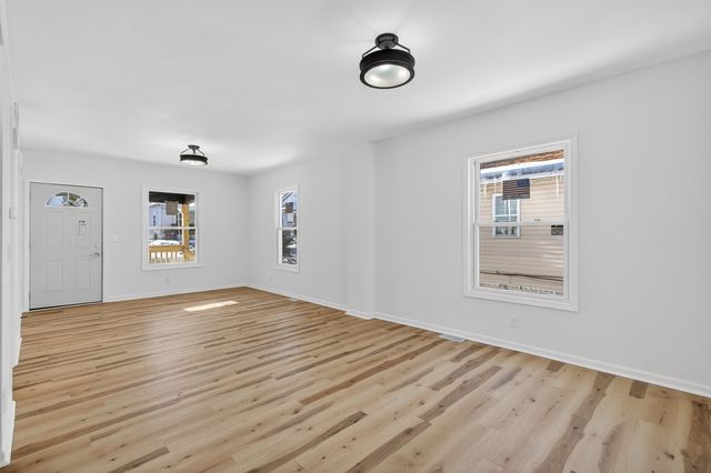 1111 Loomis Street, Rockford, IL 61102