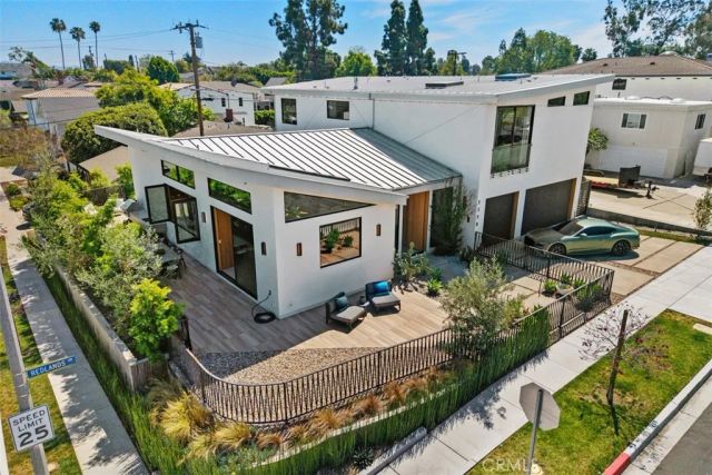 2398 Redlands Drive, Newport Beach, CA 92660