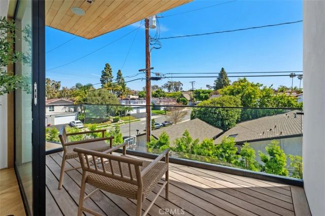 2398 Redlands Drive, Newport Beach, CA 92660