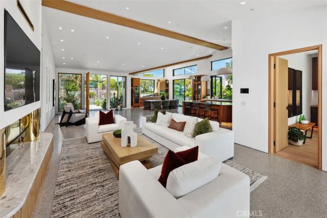 2398 Redlands Drive, Newport Beach, CA 92660