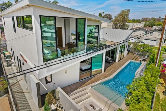 2398 Redlands Drive, Newport Beach, CA 92660