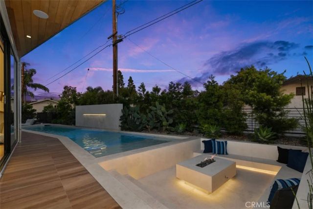 2398 Redlands Drive, Newport Beach, CA 92660
