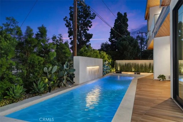 2398 Redlands Drive, Newport Beach, CA 92660
