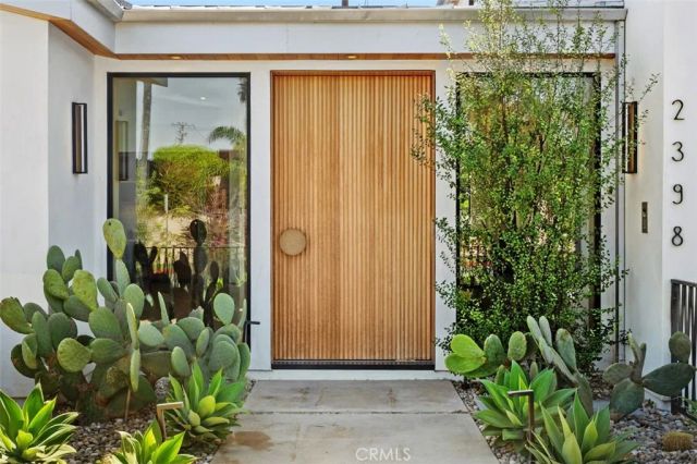 2398 Redlands Drive, Newport Beach, CA 92660