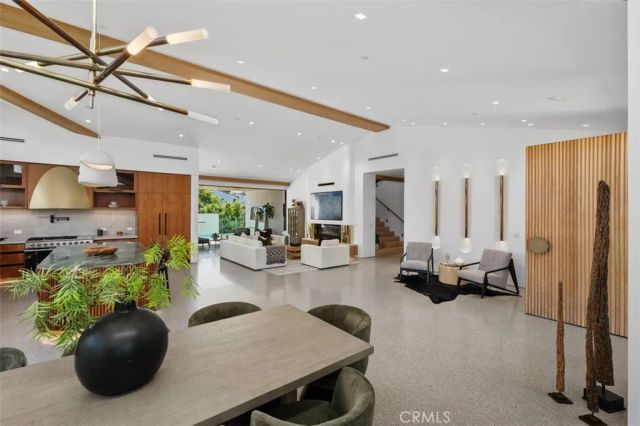 2398 Redlands Drive, Newport Beach, CA 92660