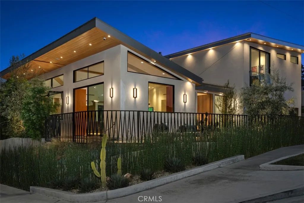 2398 Redlands Drive, Newport Beach, CA 92660