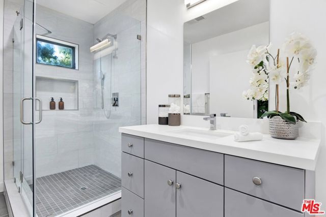 1458 Butler Avenue, Los Angeles, CA 90025