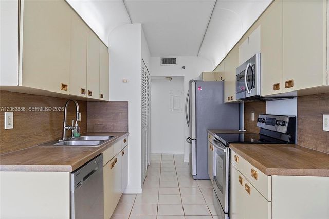 9 Island Ave 2306, Miami Beach, FL 33139