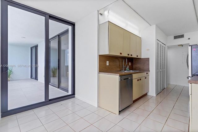 9 Island Ave 2306, Miami Beach, FL 33139
