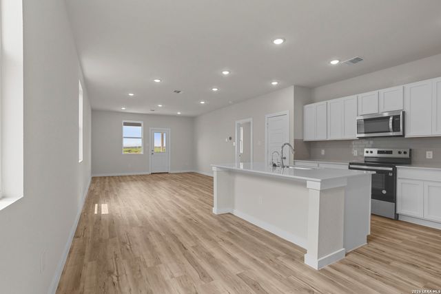 9919 Chavaneaux Lndg, San Antonio, TX 78214