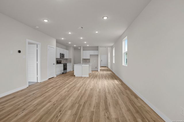 9919 Chavaneaux Lndg, San Antonio, TX 78214