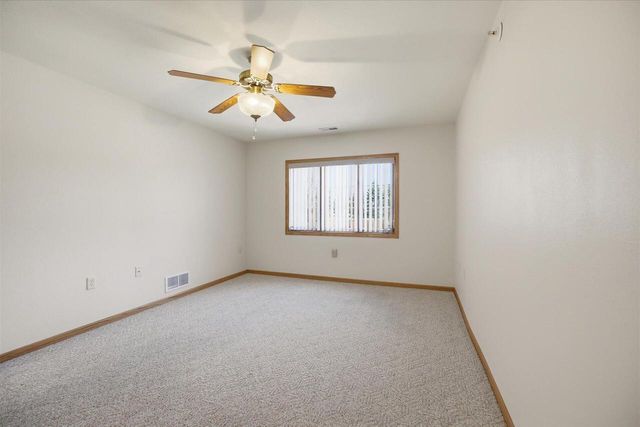 201 Oconomowoc PARKWAY, Oconomowoc, WI 53066