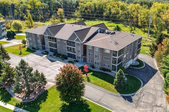 201 Oconomowoc PARKWAY, Oconomowoc, WI 53066