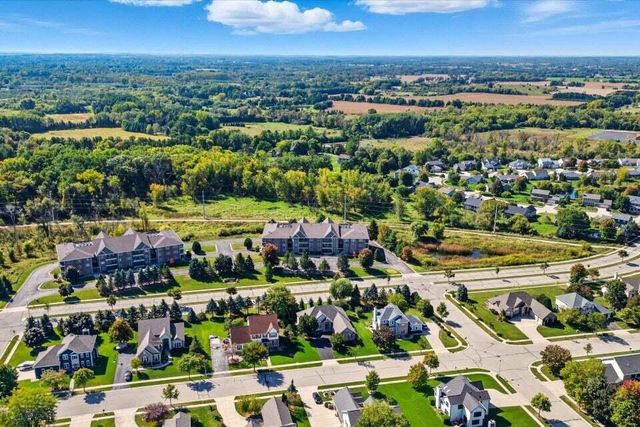 201 Oconomowoc PARKWAY, Oconomowoc, WI 53066