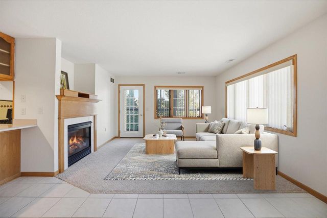 201 Oconomowoc PARKWAY, Oconomowoc, WI 53066