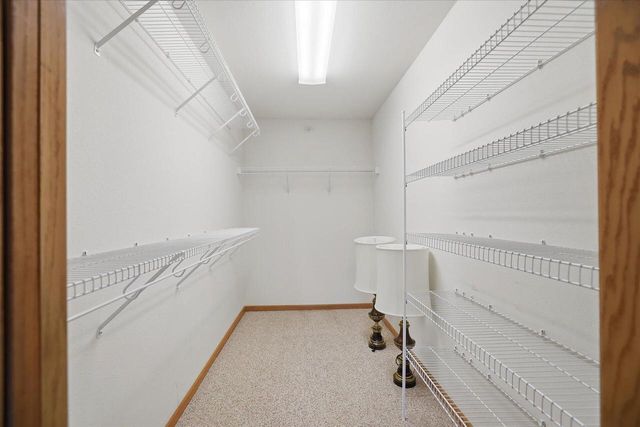 201 Oconomowoc PARKWAY, Oconomowoc, WI 53066