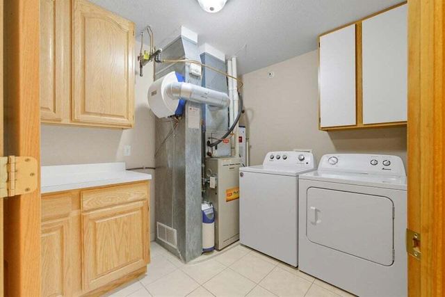 201 Oconomowoc PARKWAY, Oconomowoc, WI 53066