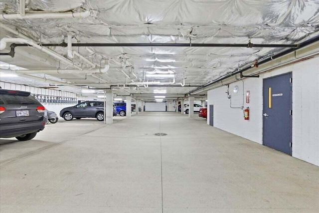 201 Oconomowoc PARKWAY, Oconomowoc, WI 53066