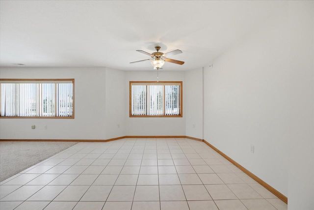 201 Oconomowoc PARKWAY, Oconomowoc, WI 53066