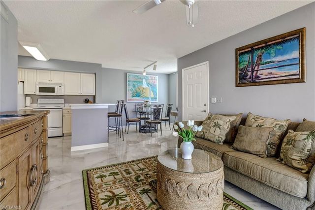 1265 Wildwood Lakes BLVD 102, Naples, FL 34104