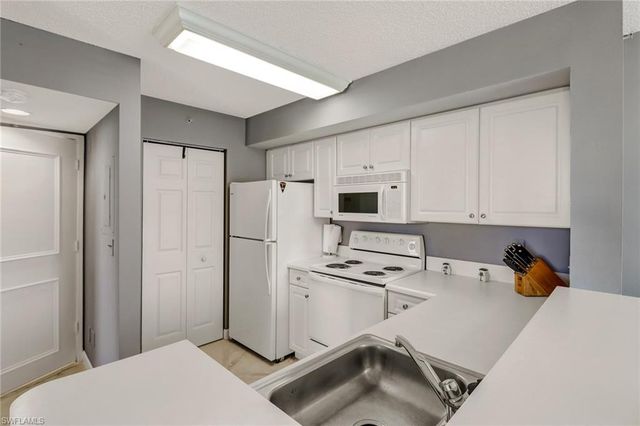 1265 Wildwood Lakes BLVD 102, Naples, FL 34104