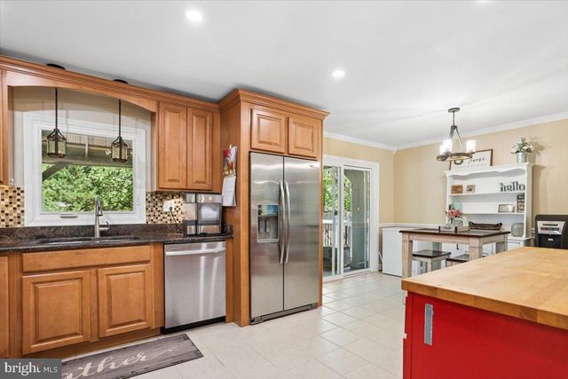 9 CLOVER HILL DR, Stafford, VA 22556