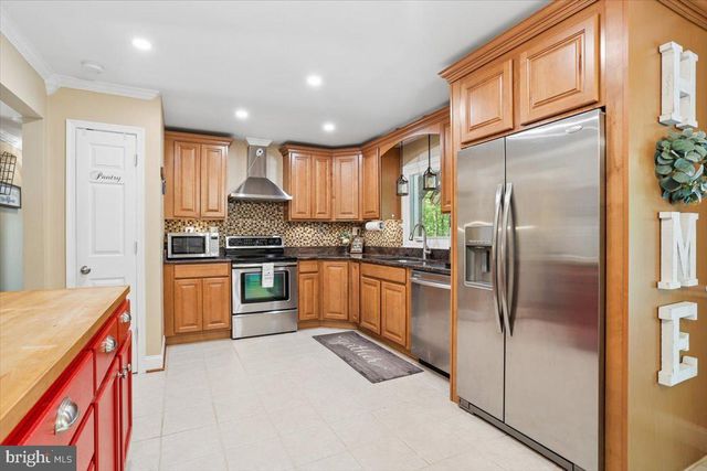 9 CLOVER HILL DR, Stafford, VA 22556