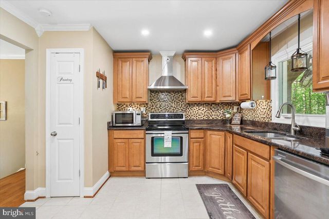 9 CLOVER HILL DR, Stafford, VA 22556