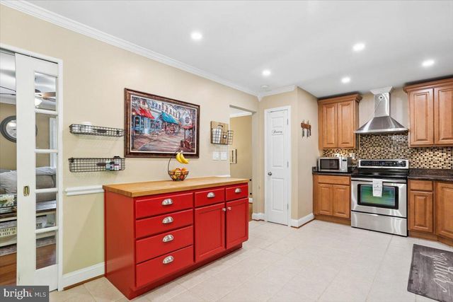 9 CLOVER HILL DR, Stafford, VA 22556
