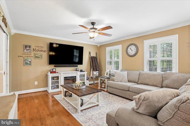 9 CLOVER HILL DR, Stafford, VA 22556