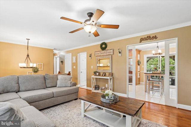 9 CLOVER HILL DR, Stafford, VA 22556
