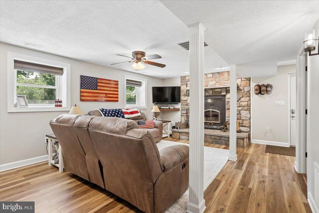 9 CLOVER HILL DR, Stafford, VA 22556