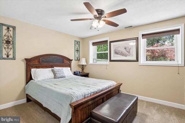9 CLOVER HILL DR, Stafford, VA 22556