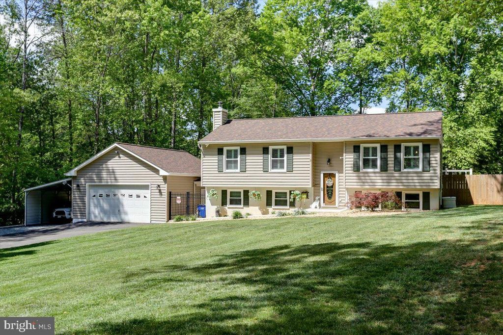 9 CLOVER HILL DR, Stafford, VA 22556