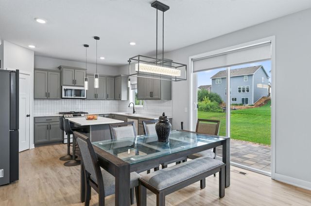 18301 Glacier Way, Lakeville, MN 55044
