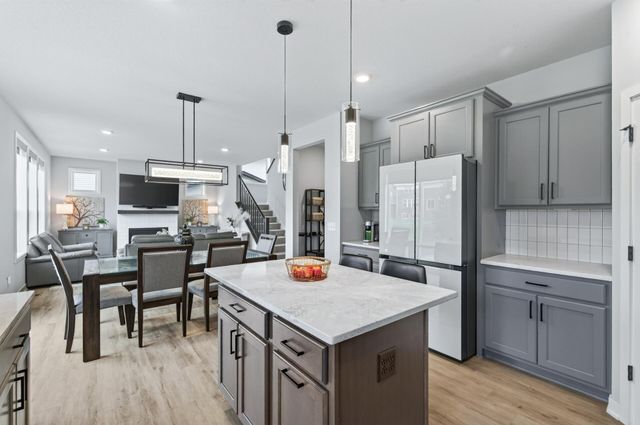 18301 Glacier Way, Lakeville, MN 55044
