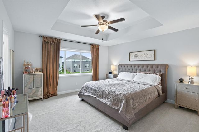 18301 Glacier Way, Lakeville, MN 55044