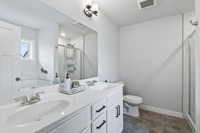 18301 Glacier Way, Lakeville, MN 55044