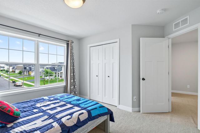 18301 Glacier Way, Lakeville, MN 55044
